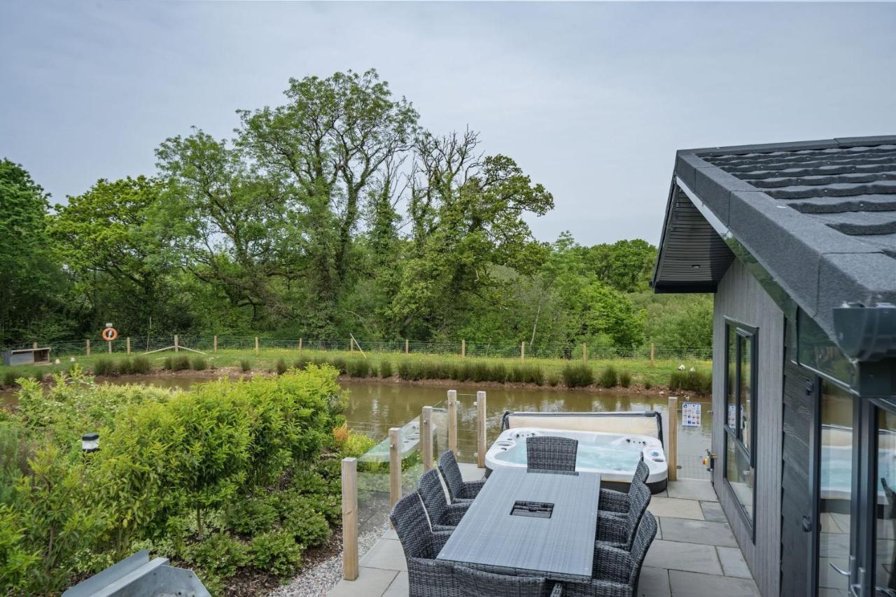 Lilac Lodge, 22 Roadford Lake Lodges Lifton Zewnętrze zdjęcie