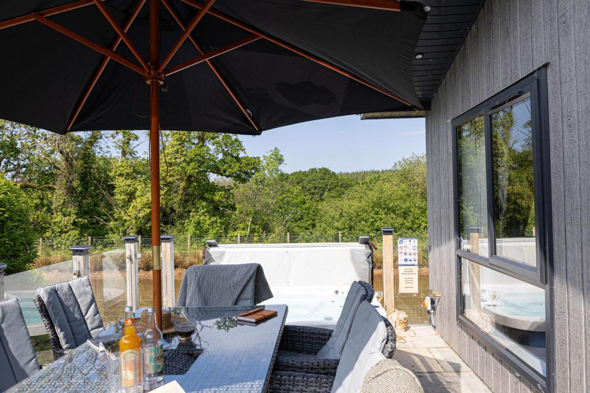 Lilac Lodge, 22 Roadford Lake Lodges Lifton Zewnętrze zdjęcie